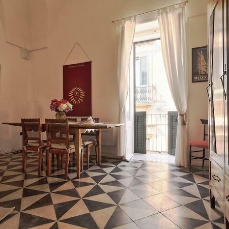 Slow Lecce - Old Town Apartment Sit Екстер'єр фото