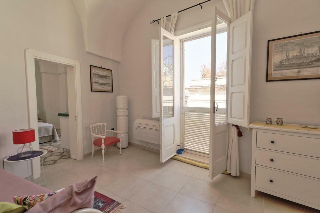 Slow Lecce - Old Town Apartment Sit Екстер'єр фото