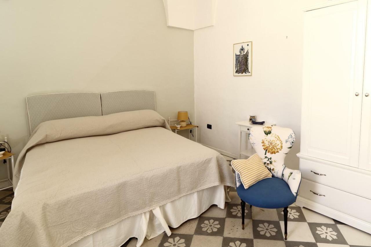 Slow Lecce - Old Town Apartment Sit Екстер'єр фото